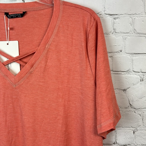 BloomChic Orange Heather Cross Neck Short Sleeve Top Size Large - Picture 3 of 6